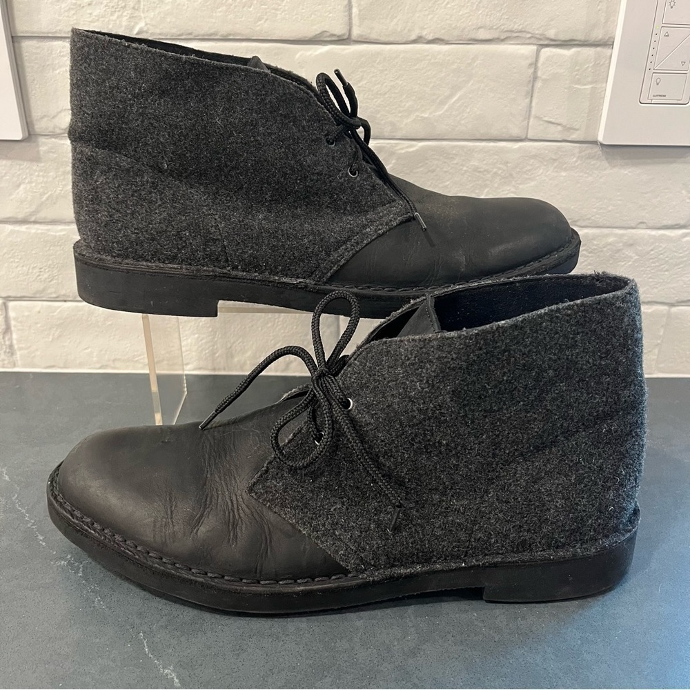 Clarks sz 10.5 black leather wool chukka boots